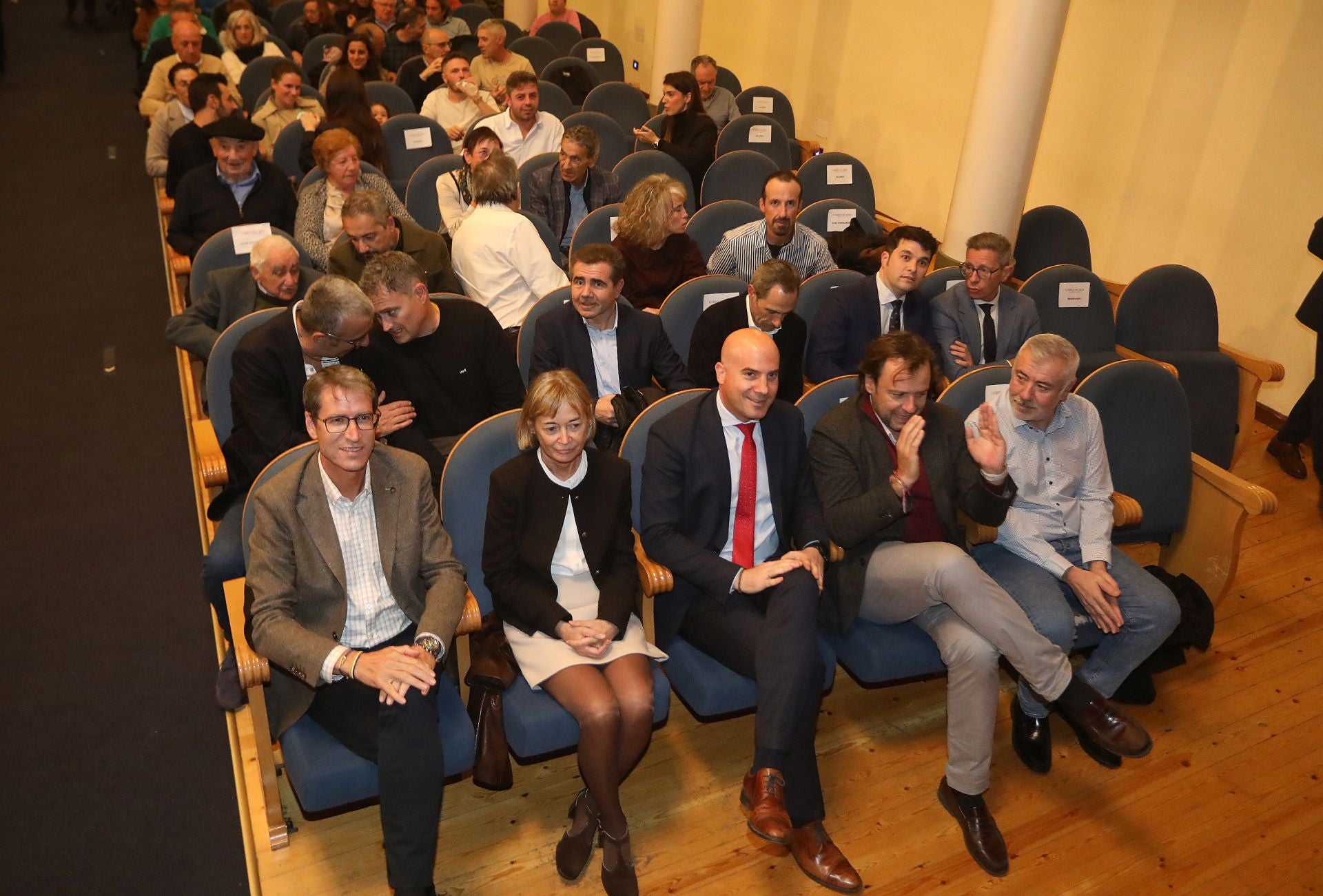 Estreno por todo lo alto del documental 'Estirpes del Rioja, la pasión que se hereda'